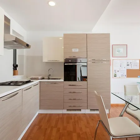 Apartment Beautiful 2br Just Off The Promenade With Seaviews By 360 Estates