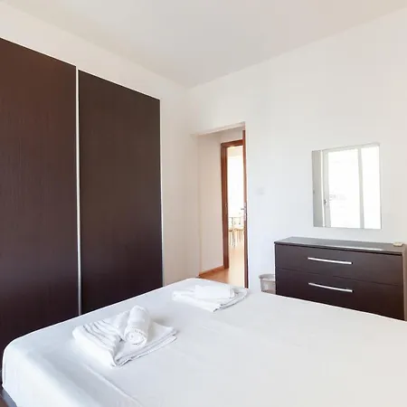 Beautiful 2br Just Off The Promenade With Seaviews By 360 Estates Apartment *