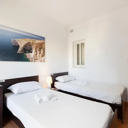 Apartment Beautiful 2br Just Off The Promenade With Seaviews By 360 Estates St. Paul's Bay