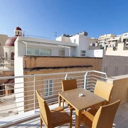 Beautiful 2br Just Off The Promenade With Seaviews By 360 Estates