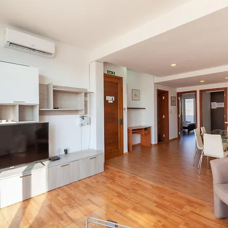 Beautiful 2br Just Off The Promenade With Seaviews By 360 Estates