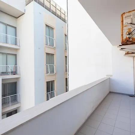 Beautiful 2br Just Off The Promenade With Seaviews By 360 Estates Apartament